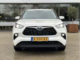 Toyota Highlander (2021) thumbnail 2