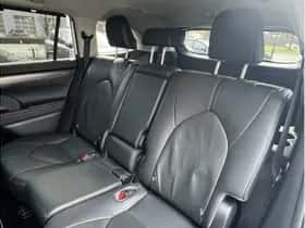 Toyota Highlander (2021) thumbnail 26