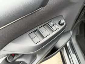 Toyota Yaris (2025) thumbnail 16