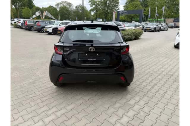 Toyota Yaris (2025) thumbnail 4