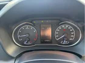 Toyota Yaris (2019) thumbnail 11