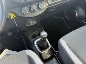 Toyota Yaris (2019) thumbnail 14