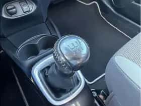 Toyota Yaris (2019) thumbnail 15