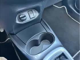 Toyota Yaris (2019) thumbnail 21