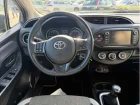 Toyota Yaris (2019) thumbnail 9