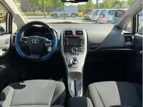 Toyota Auris (2012) thumbnail 7