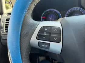 Toyota Auris (2012) thumbnail 9