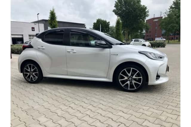 Toyota Yaris (2021) thumbnail 6