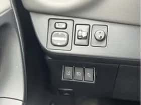 Toyota Yaris (2018) thumbnail 13