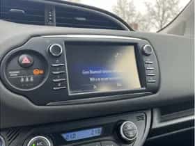 Toyota Yaris (2018) thumbnail 16