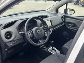 Toyota Yaris (2018) thumbnail 23