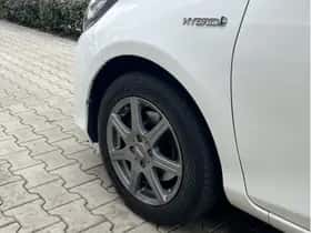 Toyota Yaris (2018) thumbnail 6