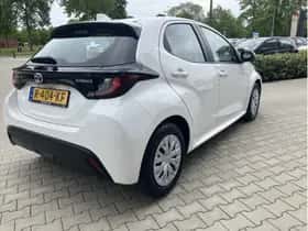 Toyota Yaris (2022) thumbnail 5