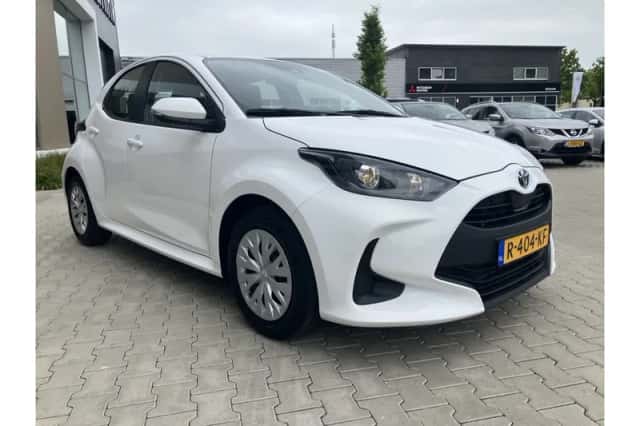 Toyota Yaris (2022) thumbnail 6