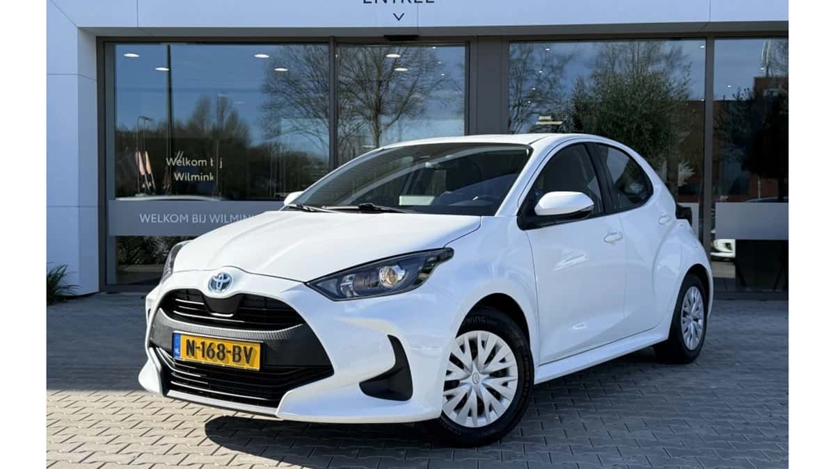 Toyota Yaris (2021) — foto 1