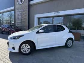 Toyota Yaris (2021) thumbnail 2