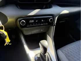 Toyota Yaris (2021) thumbnail 15