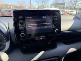 Toyota Yaris (2021) thumbnail 18