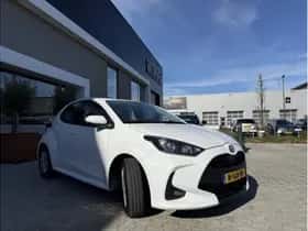 Toyota Yaris (2021) thumbnail 3