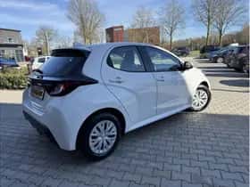 Toyota Yaris (2021) thumbnail 5