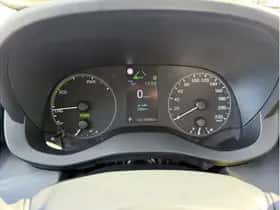 Toyota Yaris (2021) thumbnail 10