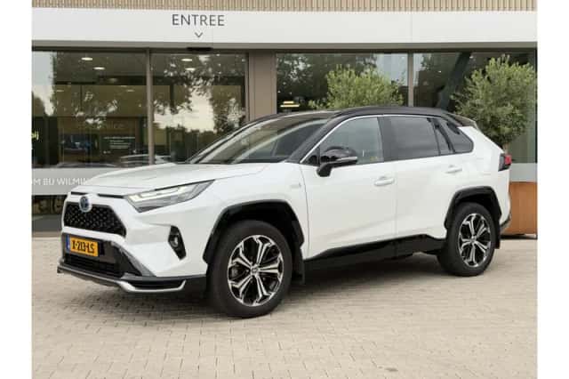Toyota RAV4 (2023) thumbnail 1