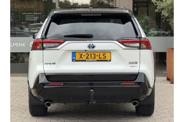 Toyota RAV4 (2023) thumbnail 4