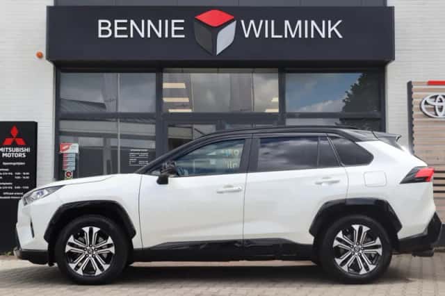 Toyota RAV4 (2019) thumbnail 2