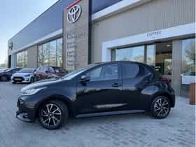 Toyota Yaris (2023) thumbnail 2