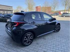 Toyota Yaris (2023) thumbnail 4