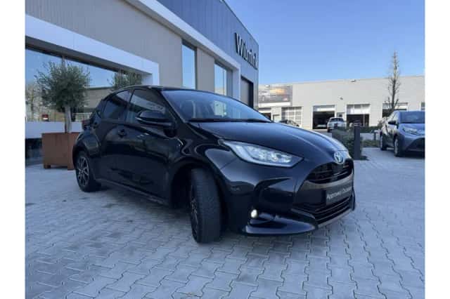 Toyota Yaris (2023) thumbnail 5