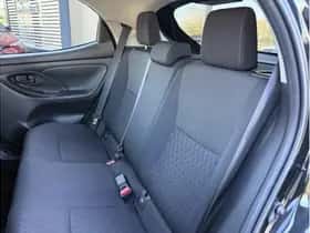 Toyota Yaris (2023) thumbnail 8
