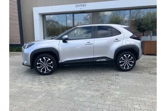 Toyota Yaris Cross (2023) thumbnail 2