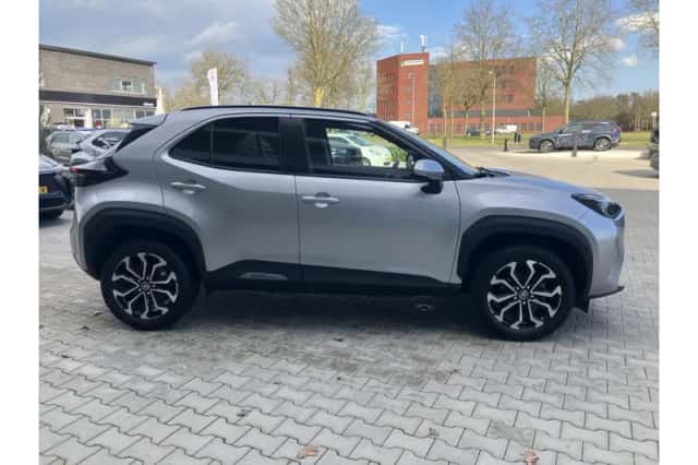 Toyota Yaris Cross (2023) thumbnail 4