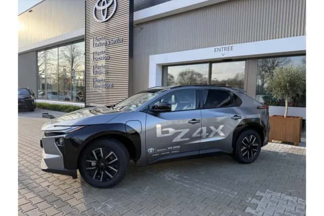 Toyota bZ4X (2026) thumbnail 2