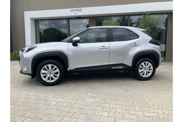 Toyota Yaris Cross (2022) thumbnail 2