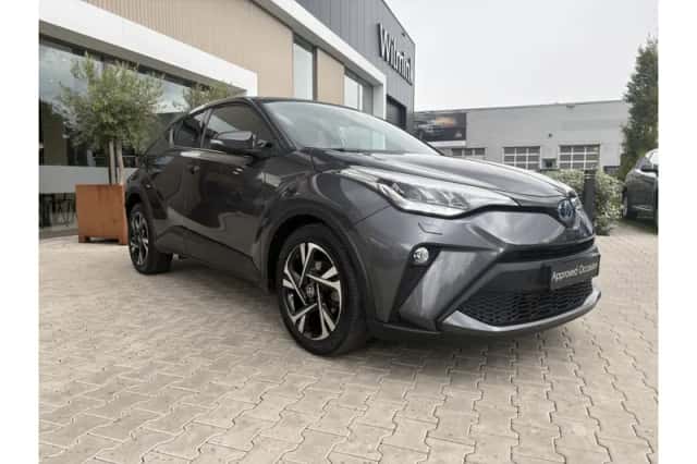Toyota C-HR (2023) thumbnail 2