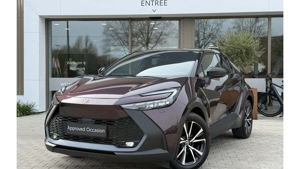 Toyota C-HR (2024) — foto 1