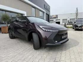 Toyota C-HR (2024) thumbnail 3