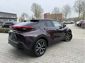 Toyota C-HR (2024) thumbnail 5