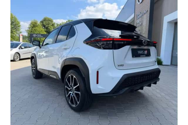 Toyota Yaris Cross (2023) thumbnail 3