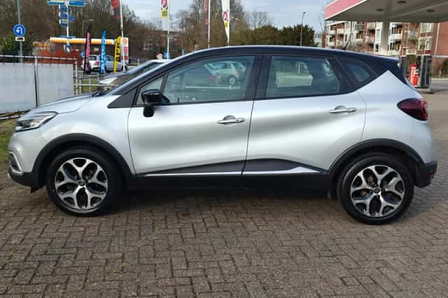 Renault Captur (2017) thumbnail 2