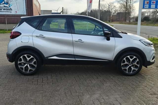 Renault Captur (2017) thumbnail 3