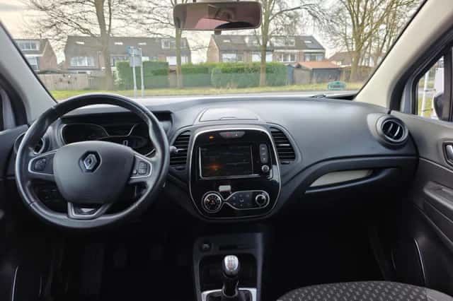 Renault Captur (2017) thumbnail 5