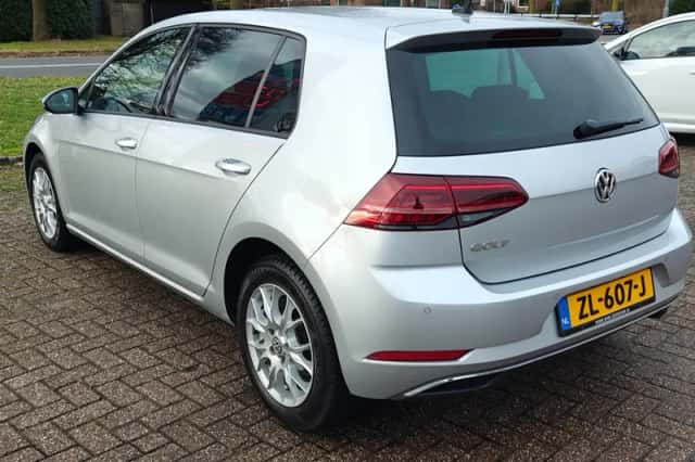 Volkswagen Golf (2019) thumbnail 3