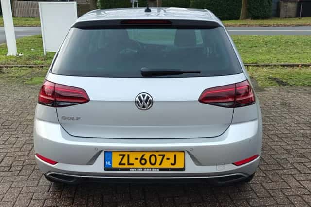 Volkswagen Golf (2019) thumbnail 4