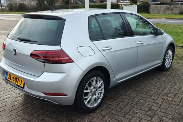 Volkswagen Golf (2019) thumbnail 5