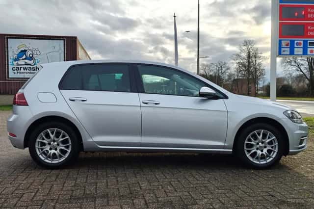 Volkswagen Golf (2019) thumbnail 6