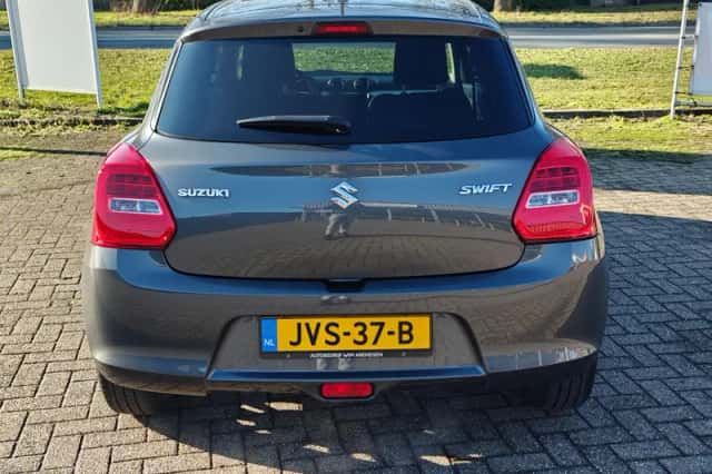 Suzuki Swift (2018) thumbnail 4