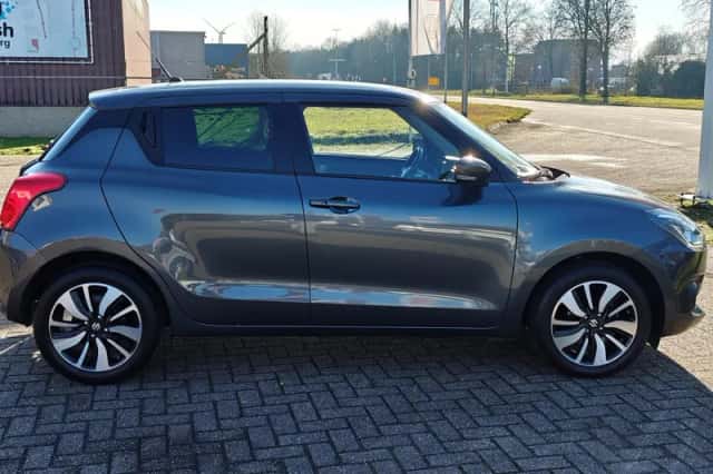 Suzuki Swift (2018) thumbnail 6